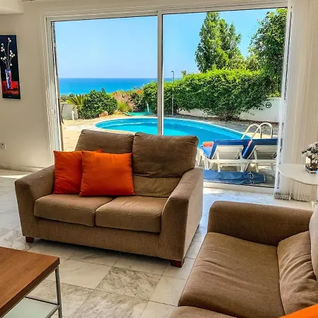 Vila 3 Bedroom , With Fantastic Sea View, Landscaped Garden. Free Wi-fi Pissouri