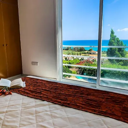3 Bedroom , With Fantastic Sea View, Landscaped Garden. Free Wi-fi *