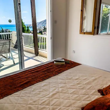 3 Bedroom , With Fantastic Sea View, Landscaped Garden. Free Wi-fi * Pissouri